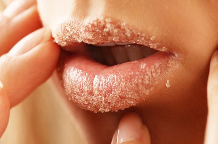 Cara mengatasi bibir kering